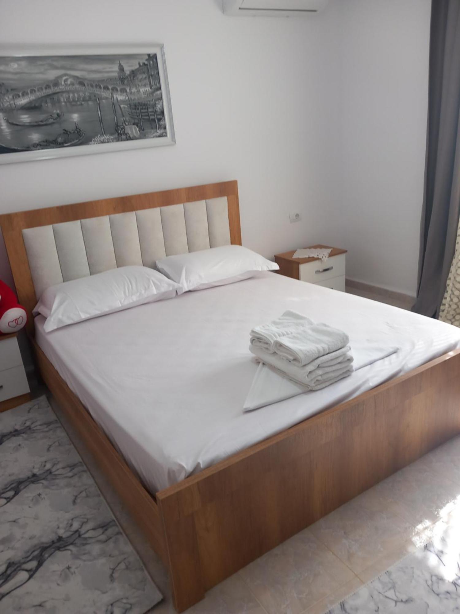 Guest House Eloid Berat Kültér fotó